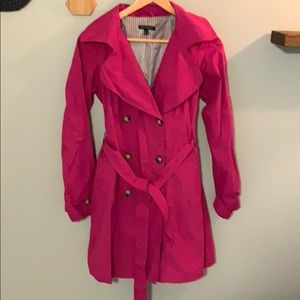 Your perfect fall trenchcoat